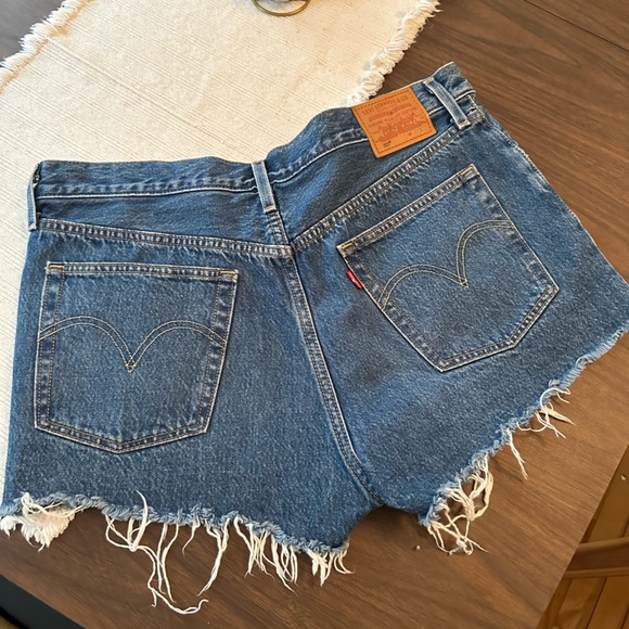 Levi’s 501 Denim Shorts - Picture 5 of 5